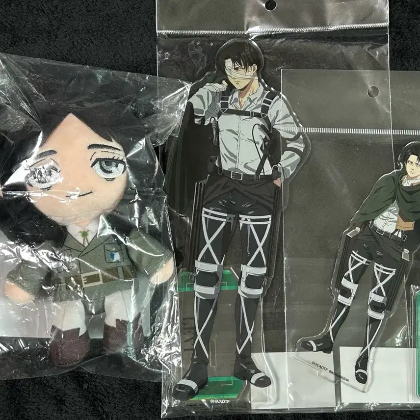 [BUNJANG] Attack on Titan Levi Ackerman Nendoroid Doll &amp; Acrylic Stands Bundle / 희귀 피크 핑거 리바이 아커만 누이구루미 아크릴 일괄 진격거 진격의 거인