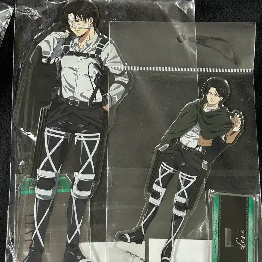 [BUNJANG] Attack on Titan Levi Ackerman Nendoroid Doll &amp; Acrylic Stands Bundle / 희귀 피크 핑거 리바이 아커만 누이구루미 아크릴 일괄 진격거 진격의 거인