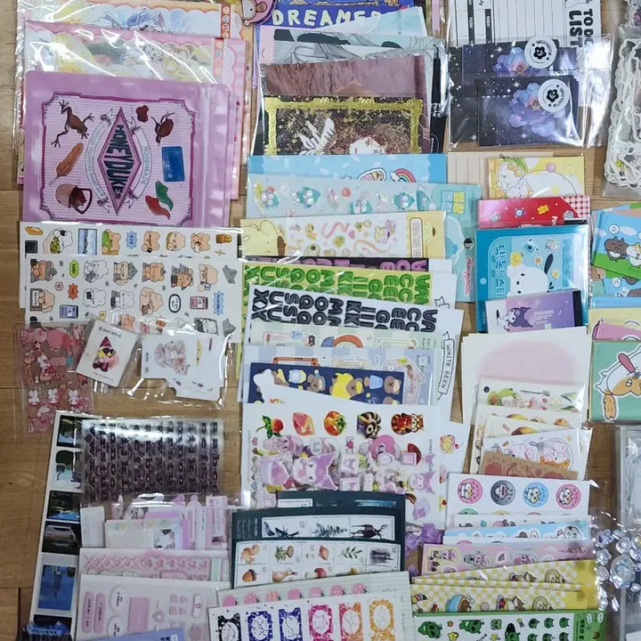 [BUNJANG] Stationery Bundle Set: Stickers, Washi Tape, Vintage Postcards, Kiss Cut / 다꾸 일괄 판매 ( 스티커 마테 빈티지 감성 엽서 키스컷 )