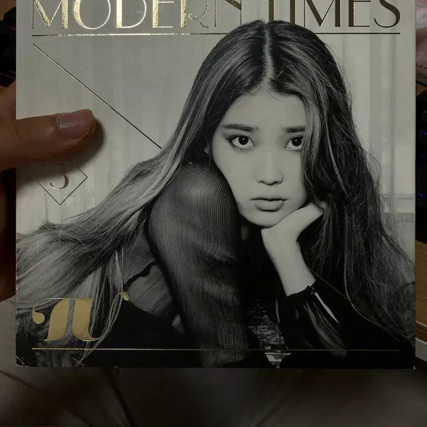 [BUNJANG] IU Modern Times Album Unsealed / 아이유 - 모던타임즈 개봉 팝니다