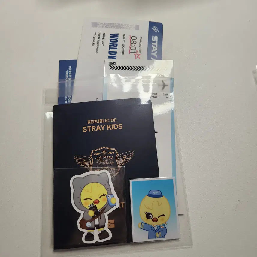 [BUNJANG] Stray Kids Felix Popup POB Set (Passport, ID Photo Sticker, Boarding Pass Ticket) / 스키주 팝업 특전 필릭스 뽁아리 세트 여권 증명사진 스티커 보딩패스 티켓
