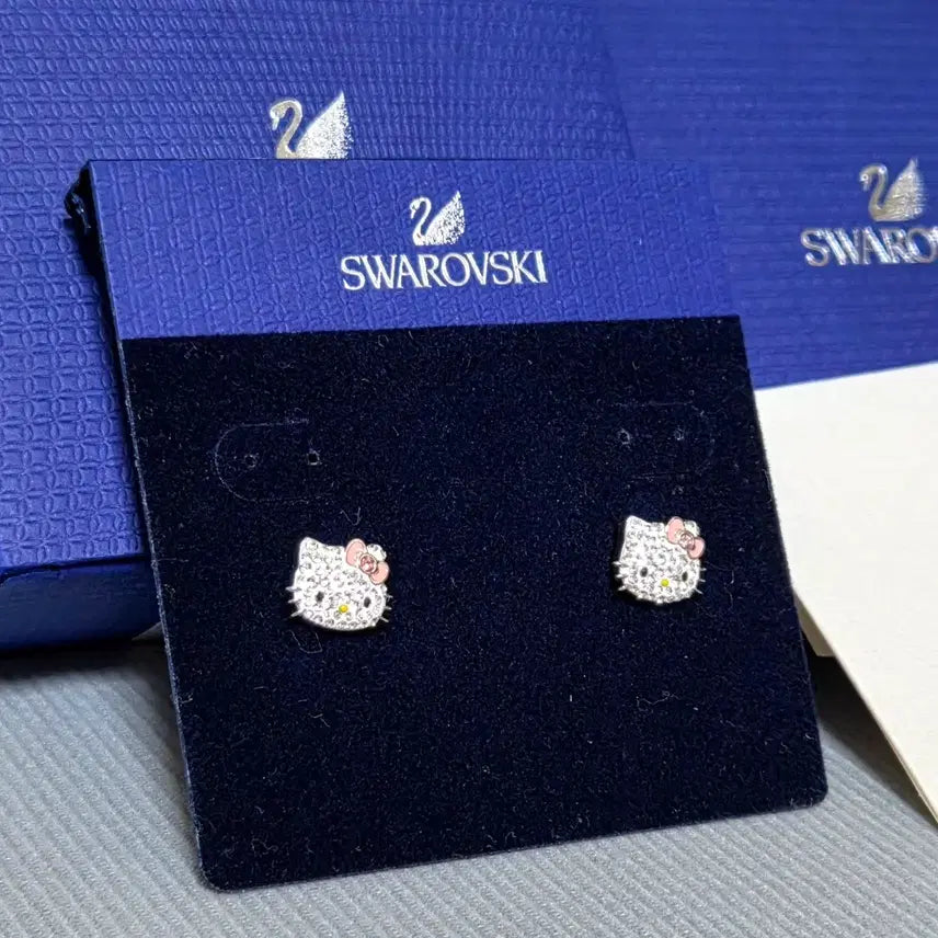 [SOLD OUT] 정품 스와로브스키 키티 귀걸이