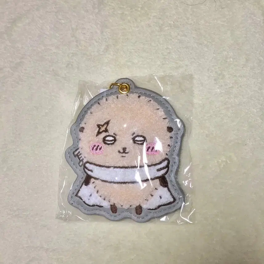 [BUNJANG] Chiikawa Embroidered Plush Keychain - Otter (Mint Condition) / 치이카와 자수 푹신키링  <랏코> 키링 [미개봉] 뽀글이 자수키링 /해달