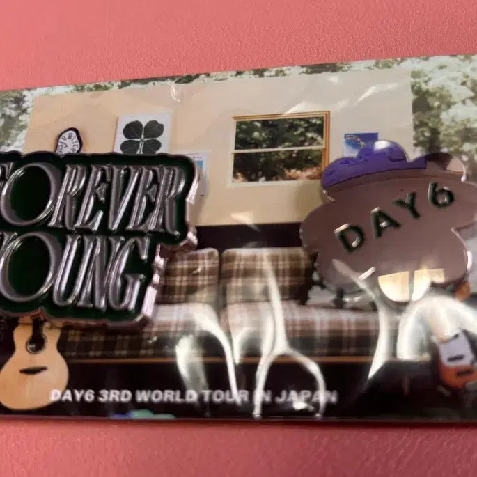 [BUNJANG] DAY6 Forever Young Tokyo MD Badge / 데이식스 포에버영 도쿄 엠디 뱃지 팝니다