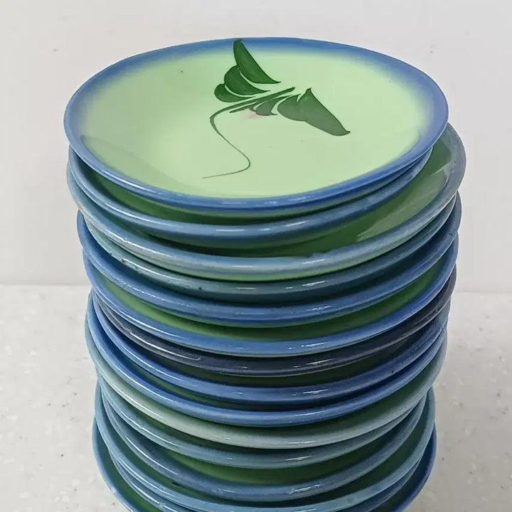 [BUNJANG] Vintage Celadon Green Glaze Miniature Plates (Set of 15) - Floral Pattern / 근대사수집품  외사기 녹유접시 빈티지 플라워 패턴 미니 접시 15개