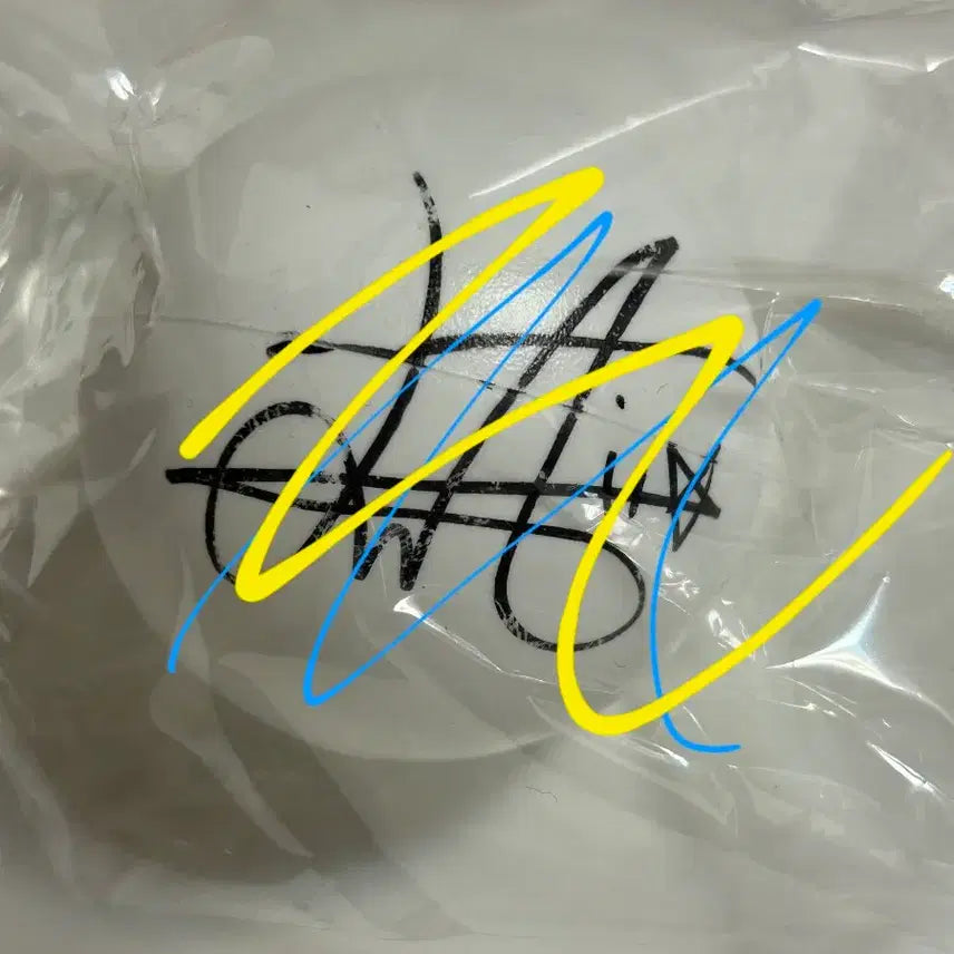 [BUNJANG] Kim Sejeong IOI Concert Autographed Ball / 김세정 아이오아이 콘서트 첫날 싸인볼