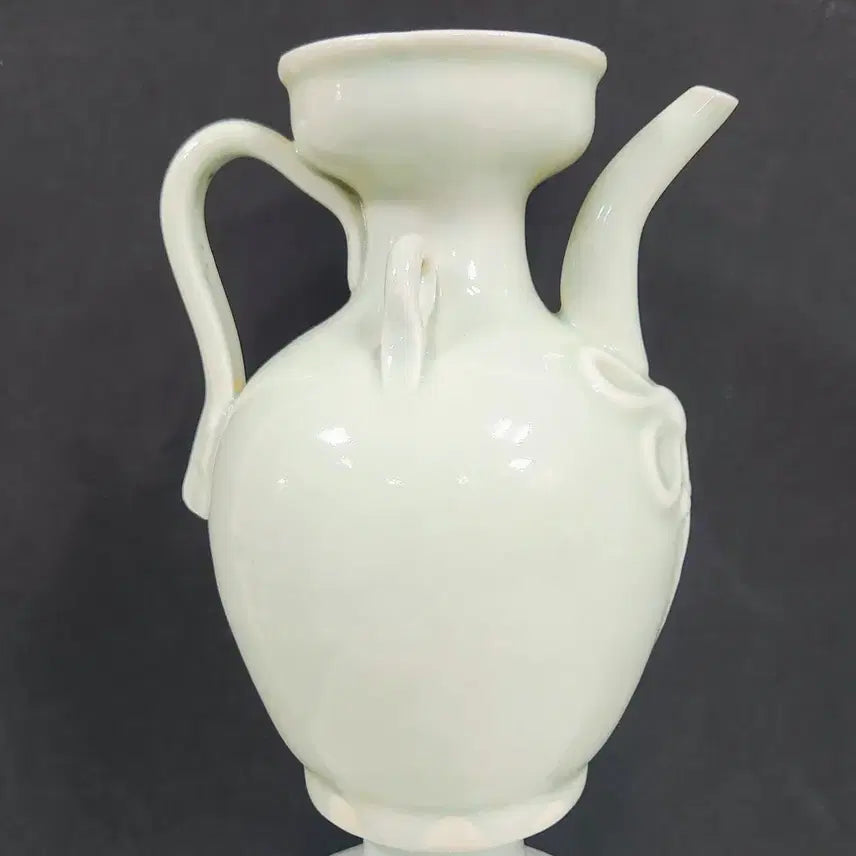 [BUNJANG] Yingqing Celadon Vase with Butterfly Motif (Song-Yuan Dynasty) / 중국도자기             송~원시기 영청 양게 집호