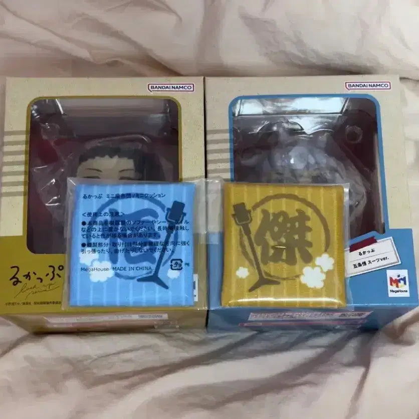 [BUNJANG] Jujutsu Kaisen Gojo Suguru Harahon Look Up Cushion Set (Sealed) / (미개봉)고전 고죠 게토 하라혼 룩업 방석 세트