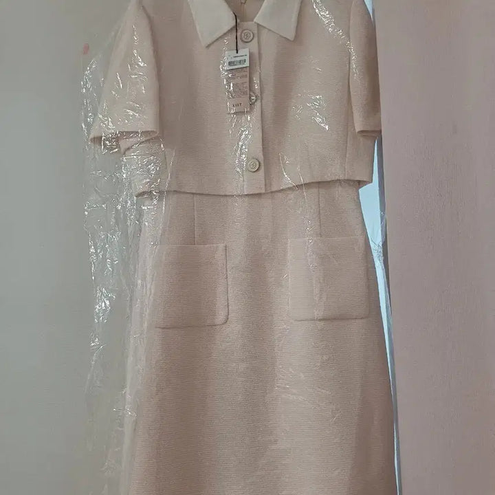 [SOLD OUT] 새상품] 리스트 트위드 원피스 카라