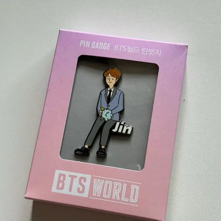 [BUNJANG] BTS World Jin Tin Badge Pin / 방탄소년단 BTS 월드 진 Jin 틴뱃지 핀뱃지