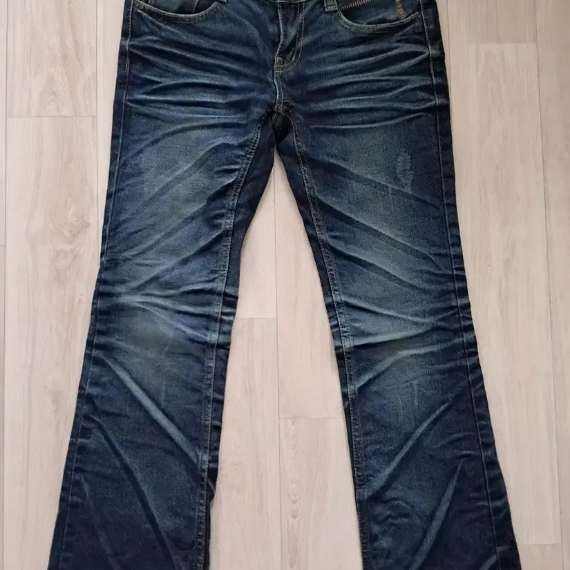 [BUNJANG] DINKY Cat Washing Semi Bootcut Jeans / DINKY]캣워싱 세미부츠컷 진팬츠/로우라이즈 로라이즈 골반청바지(새거)