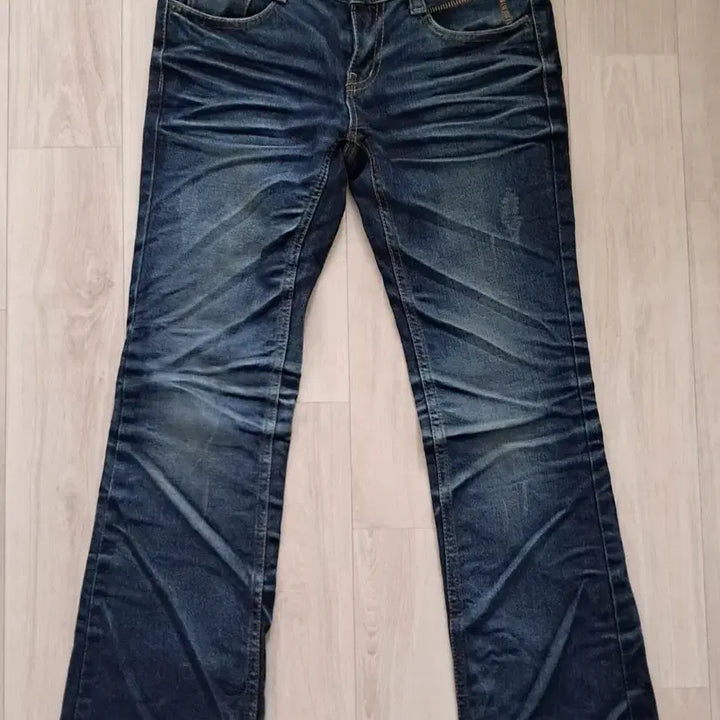[BUNJANG] DINKY Cat Washing Semi Bootcut Jeans / DINKY]캣워싱 세미부츠컷 진팬츠/로우라이즈 로라이즈 골반청바지(새거)