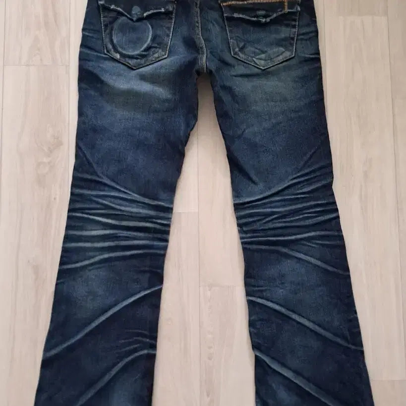 [BUNJANG] DINKY Cat Washing Semi Bootcut Jeans / DINKY]캣워싱 세미부츠컷 진팬츠/로우라이즈 로라이즈 골반청바지(새거)