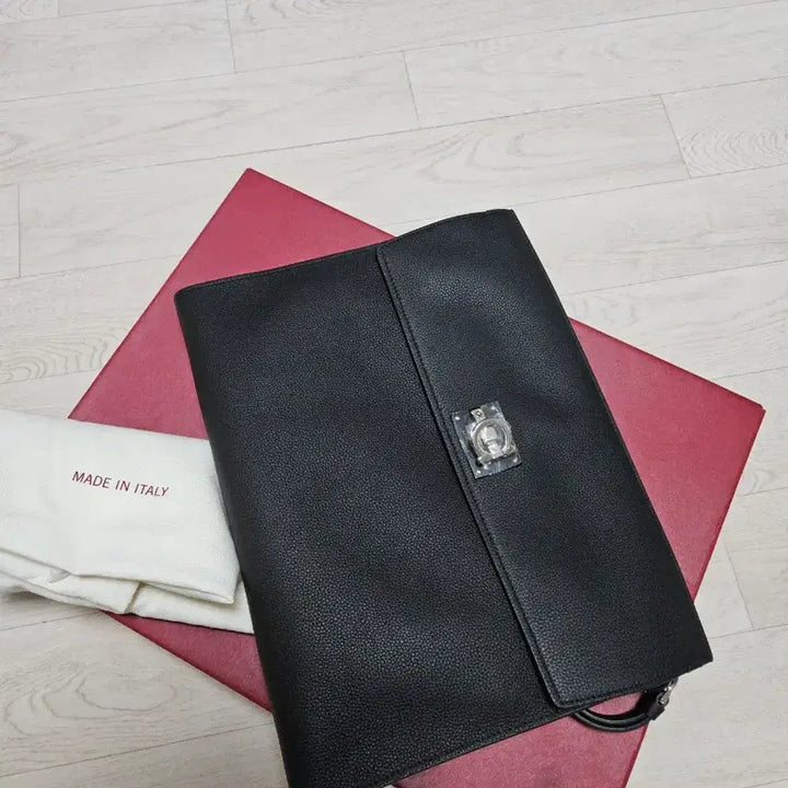 [SOLD OUT] 살바토레 페라가모남성 클러치백 /Italy