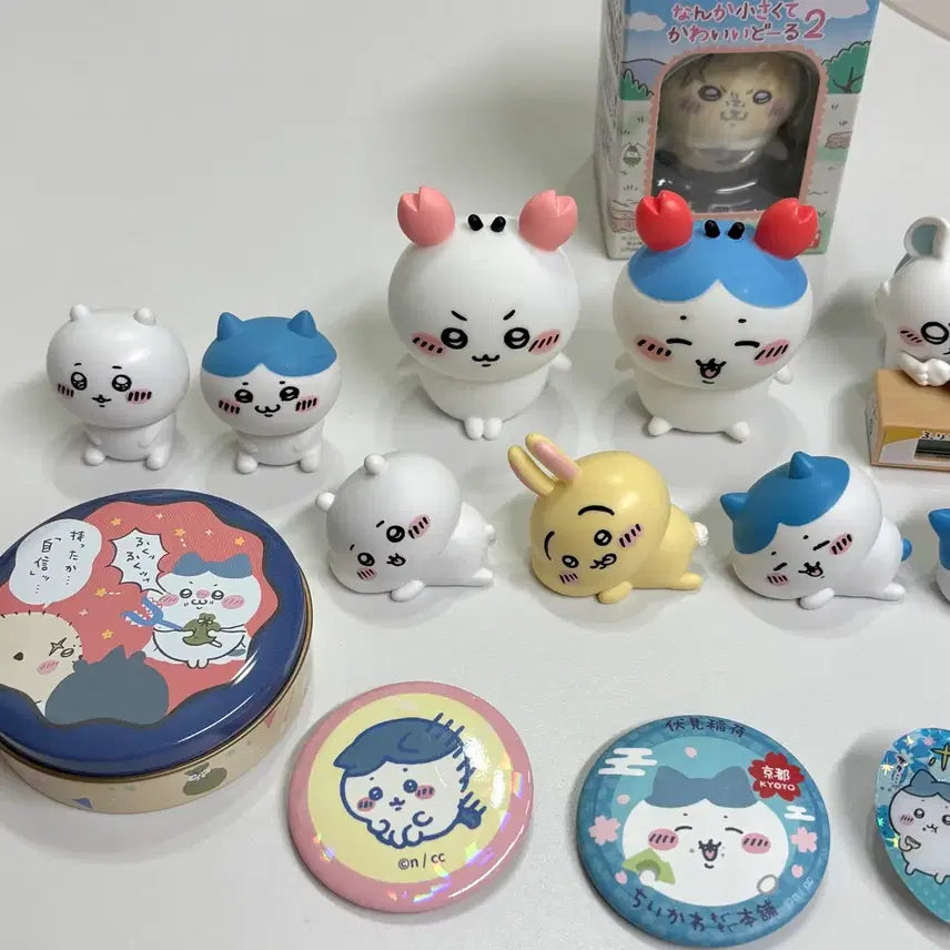 [BUNJANG] Chiikawa Gacha Figures, Pins, Soft Vinyl, Tin Cases, Mirrors, Flocked Set / 치이카와 가챠 피규어 핀뱃지 소프비 틴케이스 거울 플로키 일괄