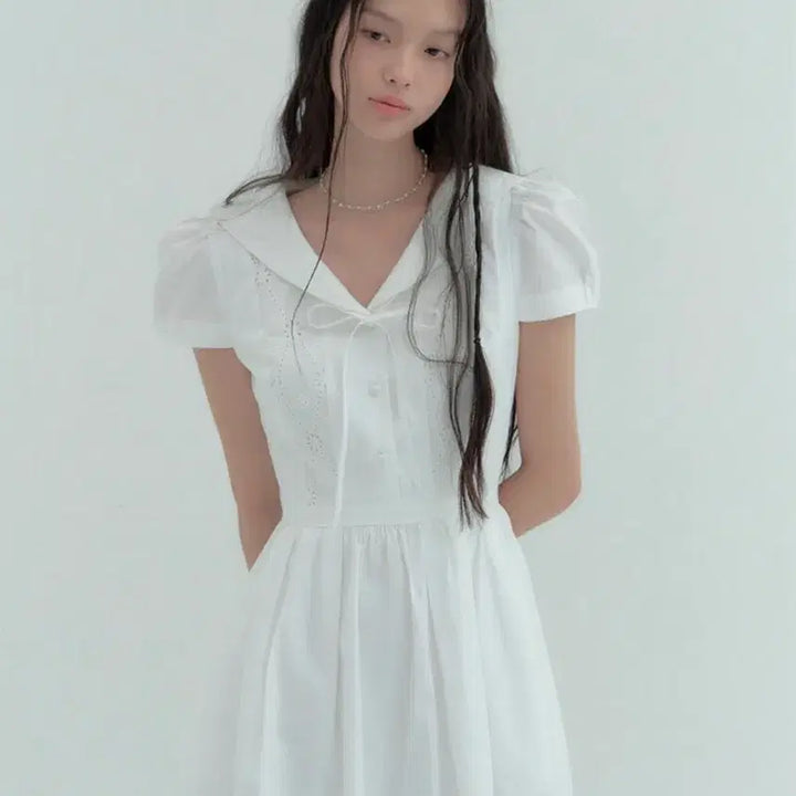 [BUNJANG] Flooum Daisy Punching Dress White / 플로움 데이지 펀칭 드레스 화이트 s