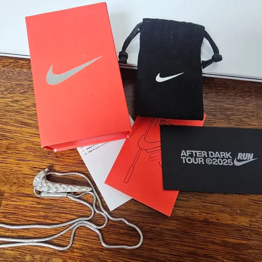 [BUNJANG] Nike After Dark Tour Dark Run Medal Necklace / 나이키 다크투어 목걸이  다크런