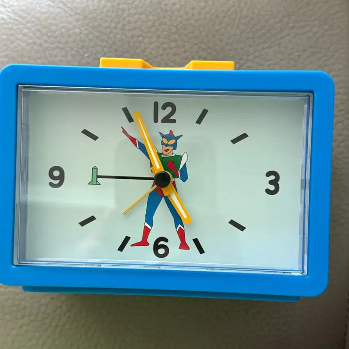[BUNJANG] Action Mask Desk Clock with Alarm Function / 액션가면 시계(알람가능)