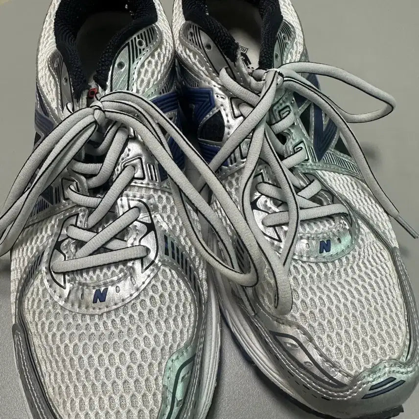 [BUNJANG] New Balance 860 Sneakers Size 260 / 뉴발란스 860 260