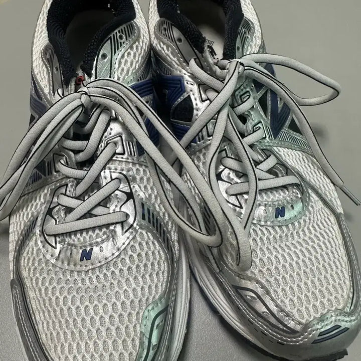 [BUNJANG] New Balance 860 Sneakers Size 260 / 뉴발란스 860 260