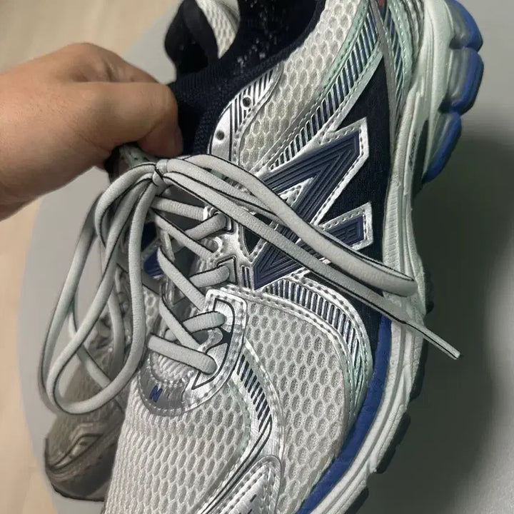 [BUNJANG] New Balance 860 Sneakers Size 260 / 뉴발란스 860 260