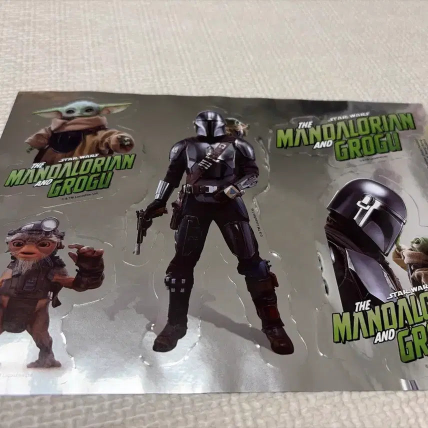 [BUNJANG] Star Wars The Mandalorian Poster &amp; Stickers Set / 스타워즈 만달로리안 포스터 +스티커