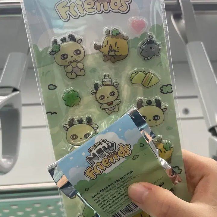 [SOLD OUT] *가격제안주신분 번톡주세요(원가이하) 박지훈 소심이팝업 스티커 말랑핀뱃지
