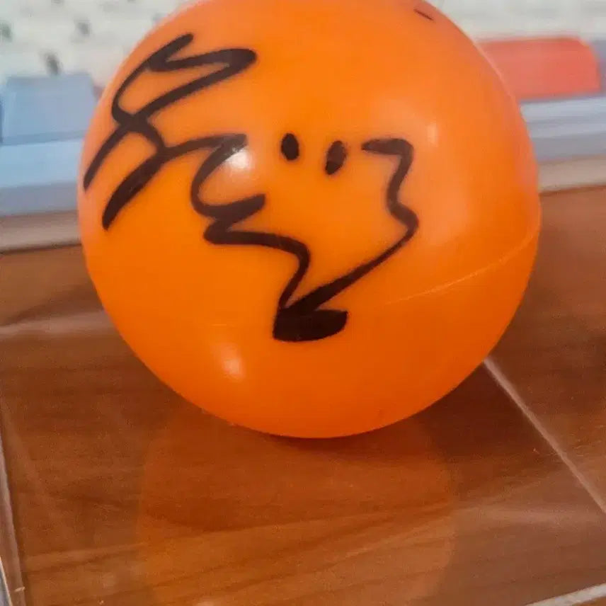 [BUNJANG] IVE Leeseo Japan Autographed Ball / 아이브 이서 일본 사인볼