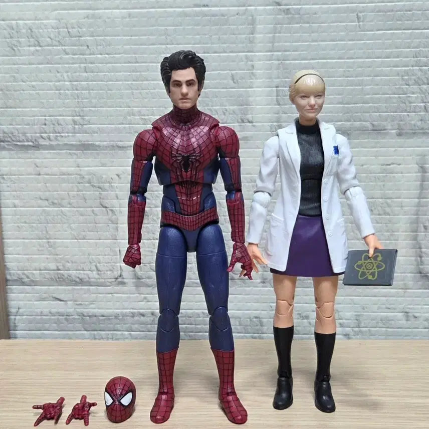 [BUNJANG] Marvel Legends Andrew Garfield &amp; Gwen Stacy Custom Figure Bundle Set / 마블레전드 앤드류가필드 &amp; 그웬스테이시 커스텀 피규어 일괄