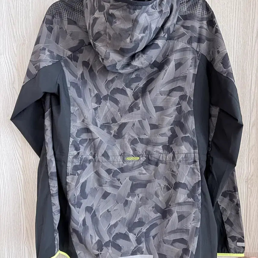 [SOLD OUT] 나이키 여성 바람막이 점퍼 블랙 패턴