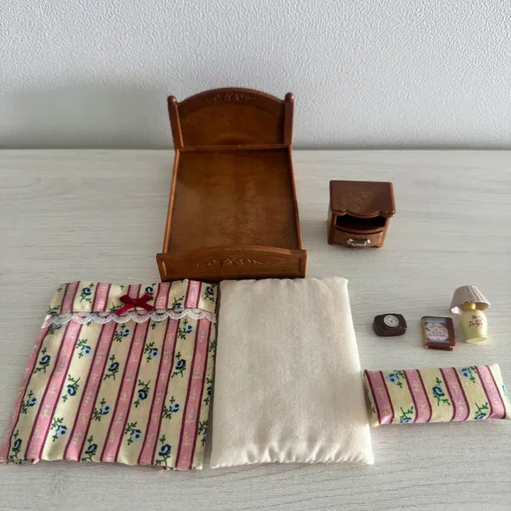 [BUNJANG] Sylvanian Families Double Bed / 실바니안 더블 침대