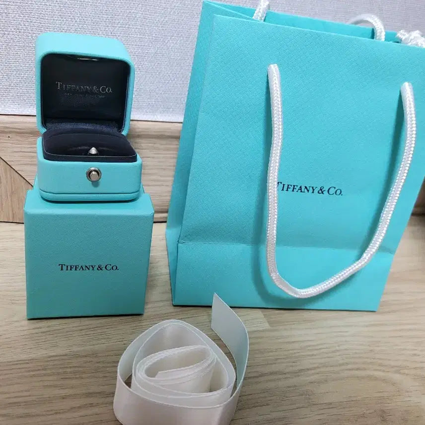 [BUNJANG] Tiffany &amp; Co. Mint Ring Case / 티파니 민트 반지케이스