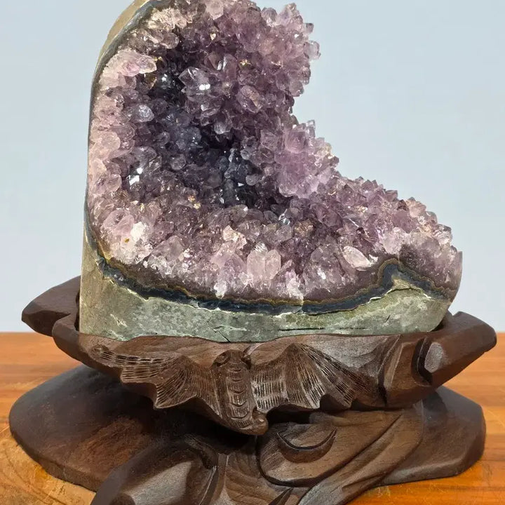 [BUNJANG] Ebony Stand Amethyst Mineral Stone / 26060421 흑단좌대 빛나는 자수정 광물 수석 팝니다