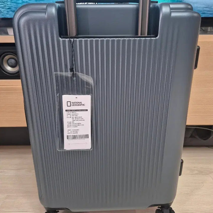[BUNJANG] National Geographic Page 20-inch Carry-On Suitcase / 내셔널지오그래픽 캐리어 페이지 20인치 기내용 새제품