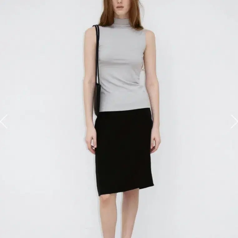[BUNJANG] Monoha Ribbed Slim Sleeveless Top Light Gray / Monoha 모노하 Ribbed Slim Sleeveless 슬리브리스