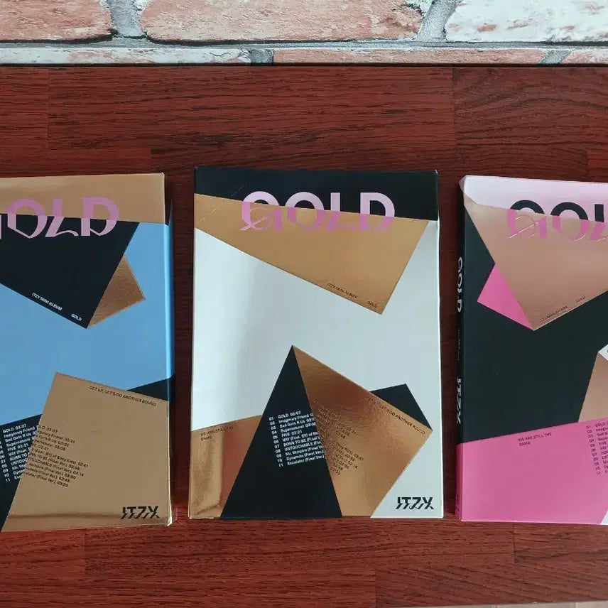 [BUNJANG] ITZY GOLD ITZY Photobook Mini Album / 새것, 아이돌 걸그룹의 있지(itzy) GOLD ITZY 포토북 미니앨범