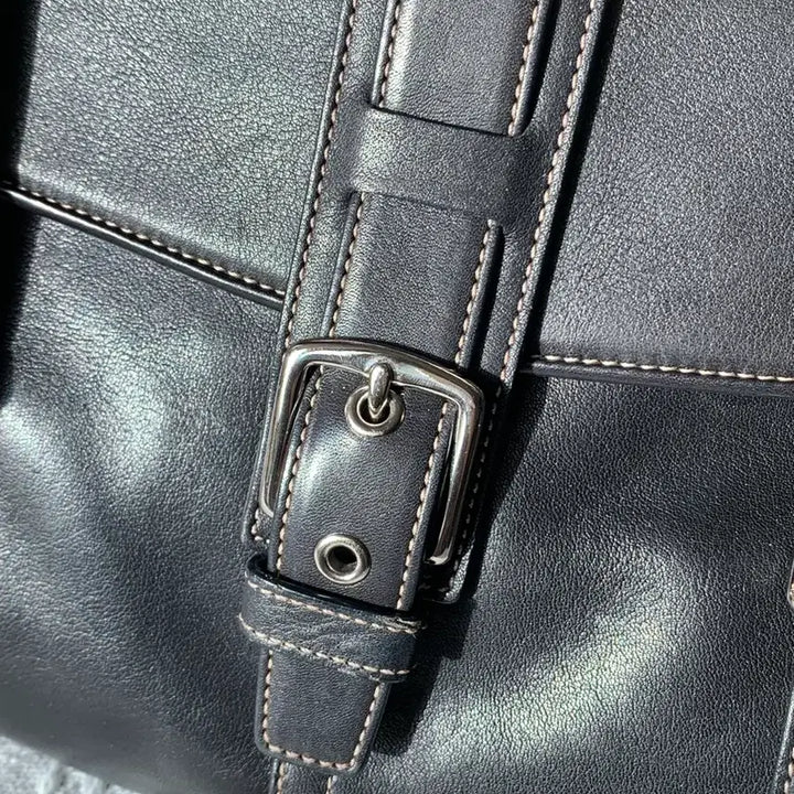 [BUNJANG] Coach Black Leather Beige Buckle Shoulder Bag / 희귀 [S급] Coach 블랙 레더 베이지 포인트 버클백