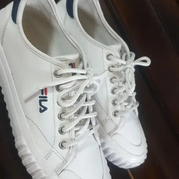 [BUNJANG] FILA White Leather Sneakers (Women&