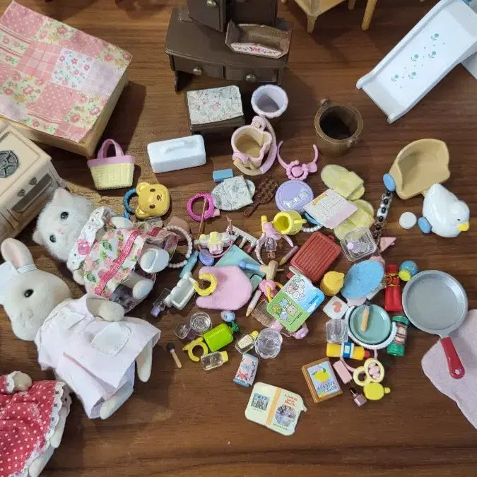 [BUNJANG] Sylvanian Families House, Dolls, and Accessories Set / 실바니안 패밀리 집과 인형 그리고 소품