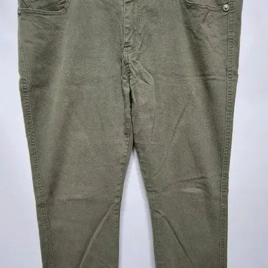 [BUNJANG] Disney Khaki Cotton Pants Size 34 / 디즈니 카키색 면바지 34