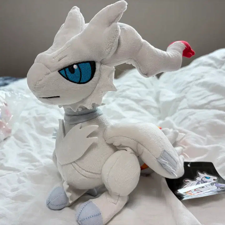 [BUNJANG] Pokemon Center Exclusive Reshiram Plush / 포켓몬센터 한정 레시라무 인형