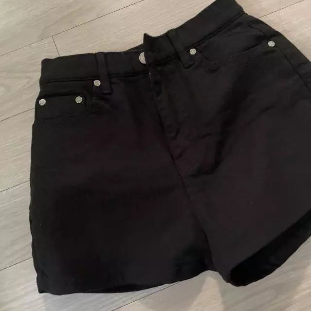 [BUNJANG] Black Hot Pants (Size M) / [착샷] 검정 핫팬츠