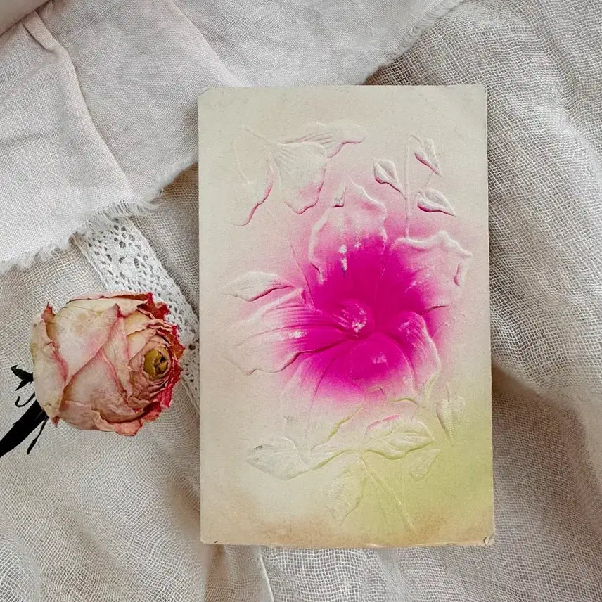 [BUNJANG] Antique Embossed Pink Gradient Flower Postcard / 앤틱엽서 입체양각 핑크 그라데이션