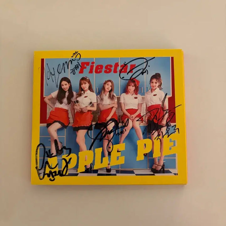 [SOLD OUT] [BUNJANG] Fiestar Apple Pie Autographed Promotional CD / [친필사인반] 피에스타(Fiestar) - APPLE PIE CD
