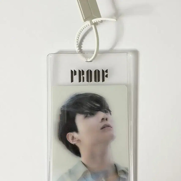 [BUNJANG] BTS Jungkook Proof 3D Lenticular Photocard Strap / 방탄 정국 proof 3D 렌티큘러 프리미엄 카드 스트랩