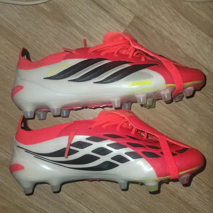 [BUNJANG] Adidas Predator 26 Elite AG Football Boots (260mm) / 아디다스 프레데터 26 엘리트 AG 260mm