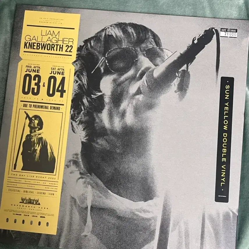 [BUNJANG] Liam Gallagher Knebworth 22 Yellow Sun Vinyl (Sealed) / 리암 갤러거-Knebworth 22 yellow sun 바이닐 미개봉