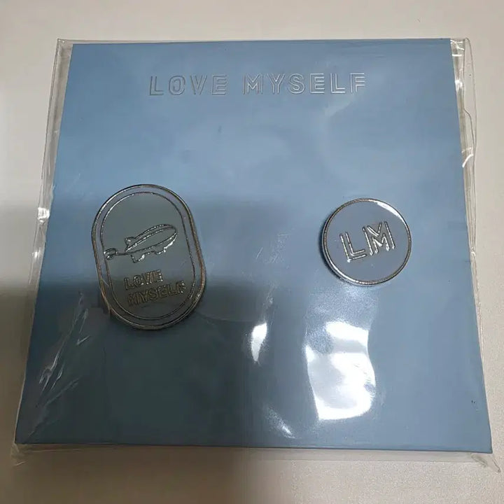 [BUNJANG] BTS UNICEF LOVE MYSELF Bracelet &amp; Badge Set / 방탄소년단 유니세프 lovemyself 팔찌, 뱃지