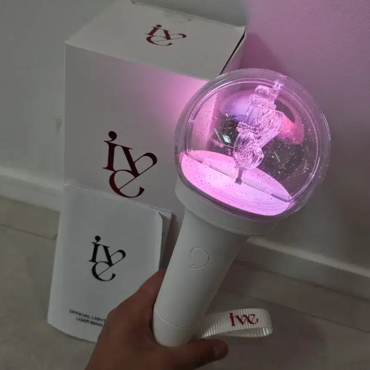 [BUNJANG] IVE Official Lightstick Version 1 &amp; 2 Bundle / 아이브 응원봉