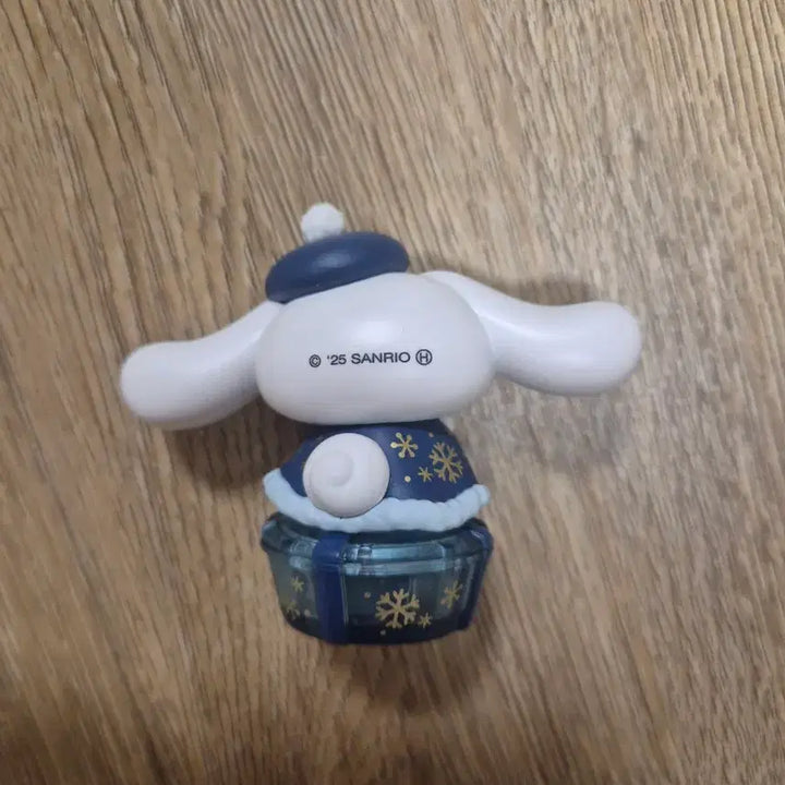 [BUNJANG] Sanrio Cinnamoroll Holiday Ver. Figure / 산리오 홀리데이 시나모롤